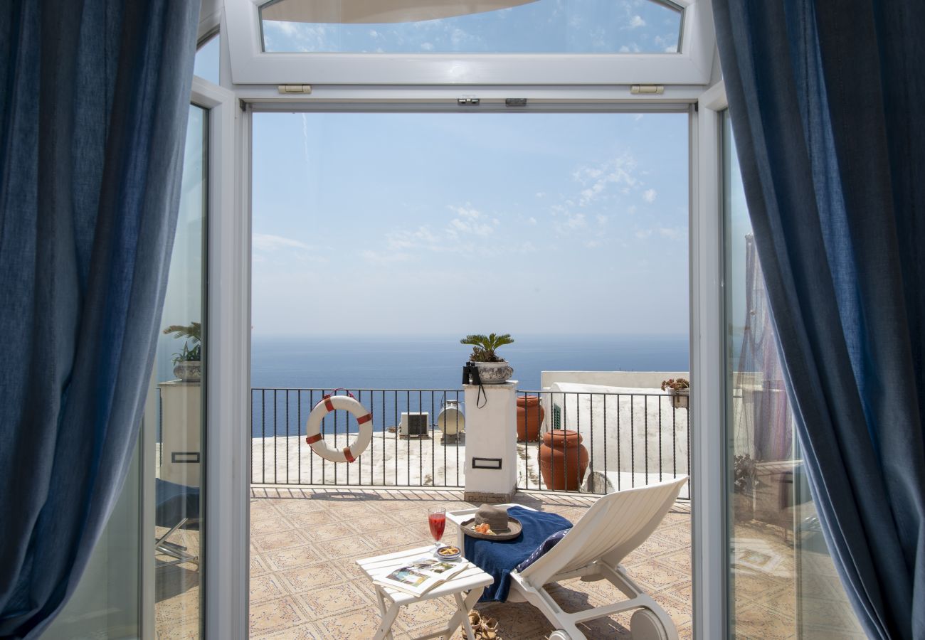 House in Praiano - Maison del Pescatore - Few steps away from the beach, sea view 