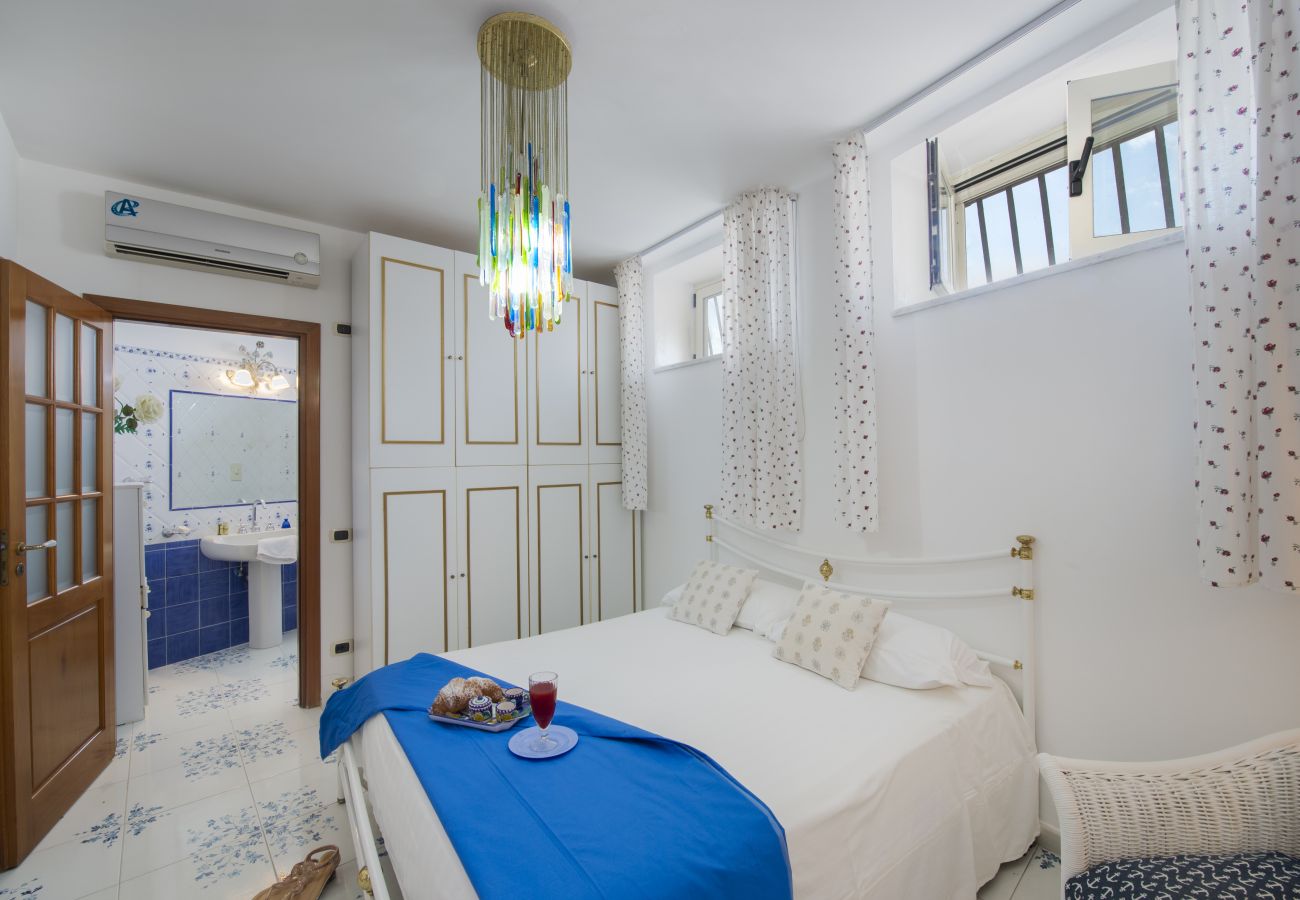 House in Praiano - Maison del Pescatore - Few steps away from the beach, sea view 