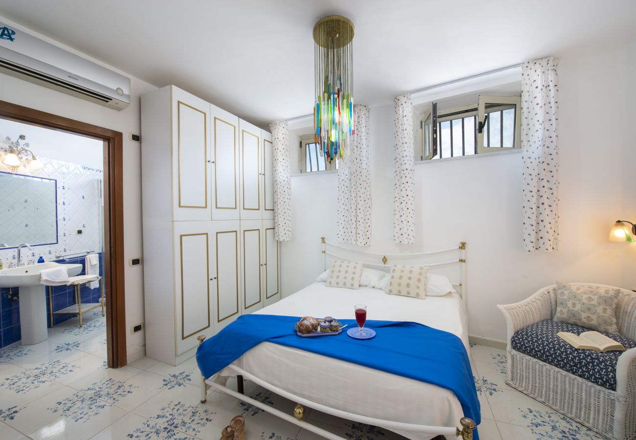 House in Praiano - Maison del Pescatore - Few steps away from the beach, sea view 