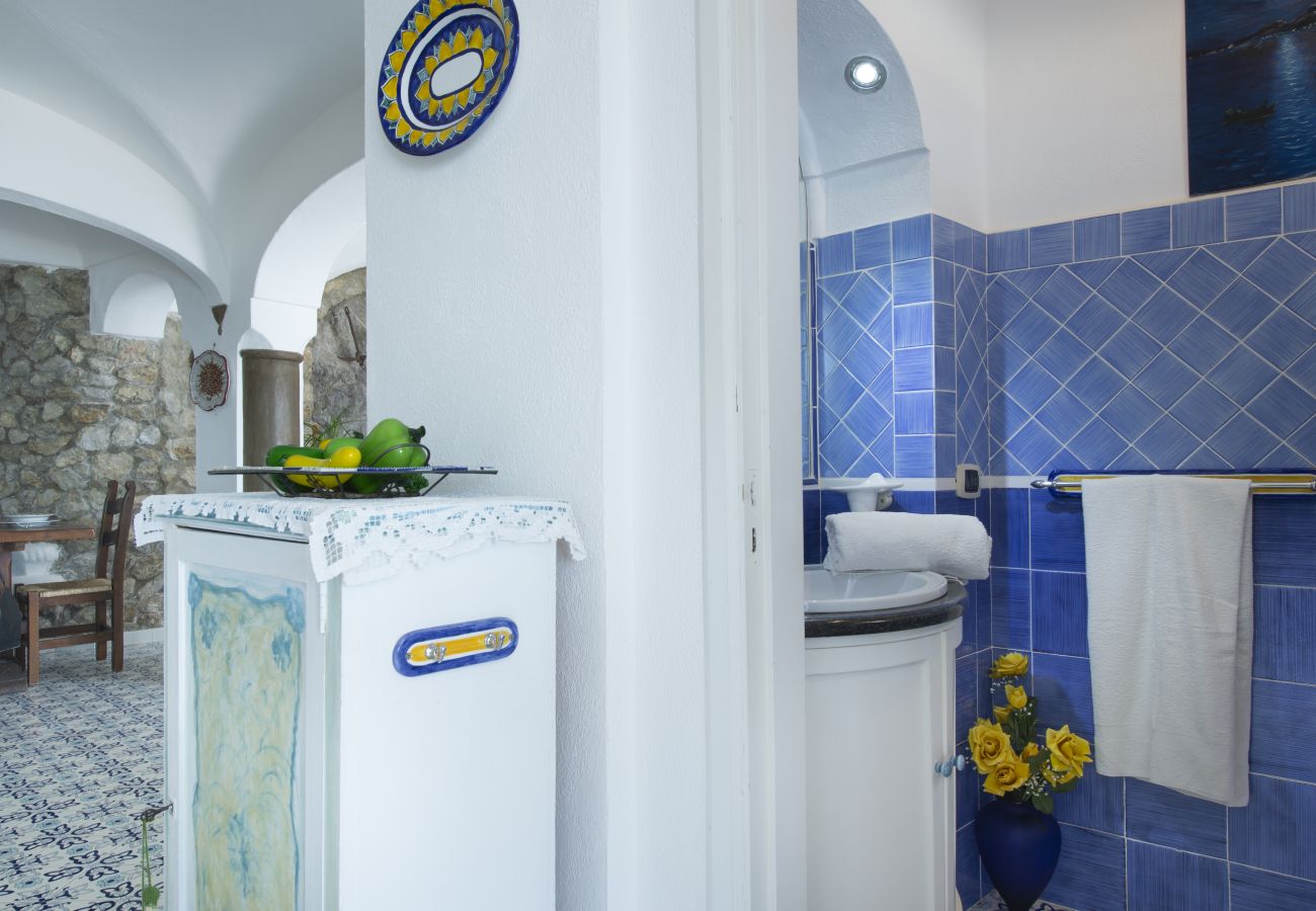 House in Praiano - Maison del Pescatore - Few steps away from the beach, sea view 