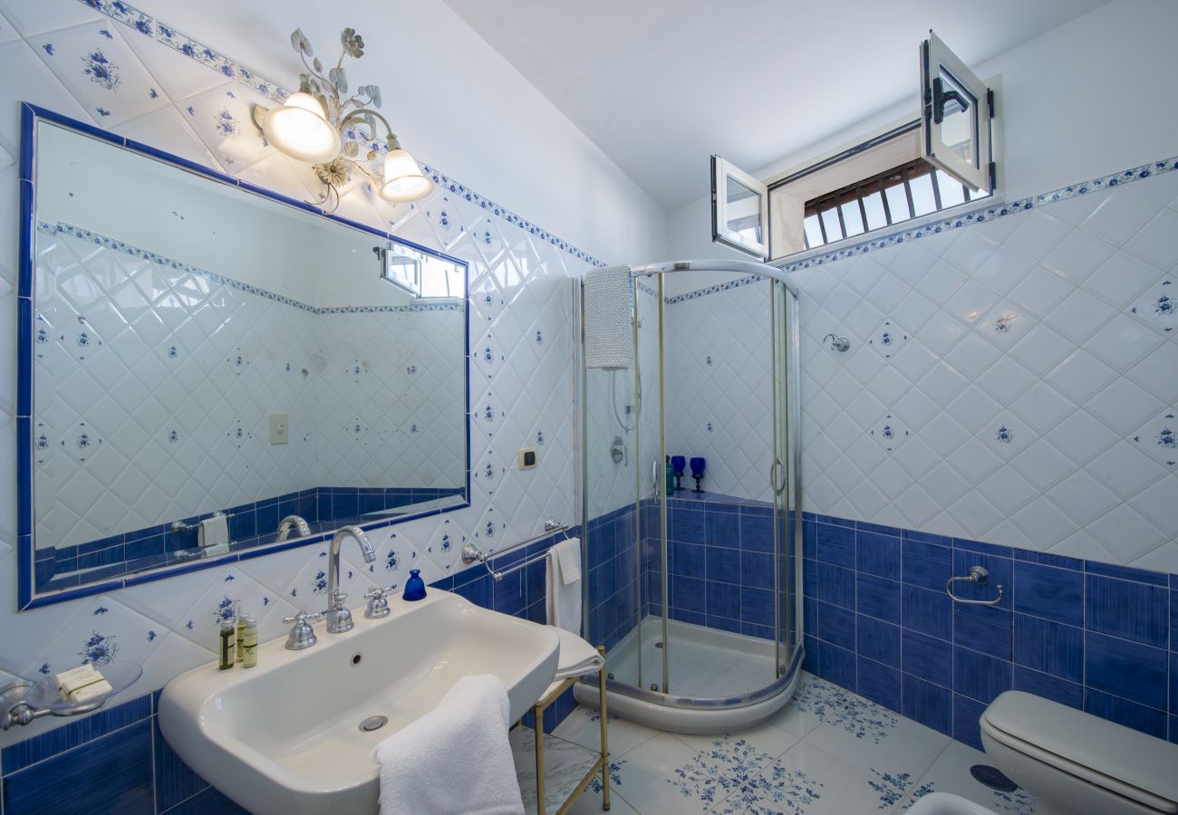 House in Praiano - Maison del Pescatore - Few steps away from the beach, sea view 