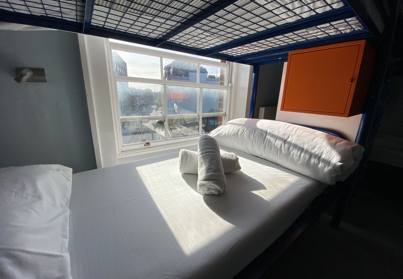 Rent by room in Dublin - 16 Bedroom Male Dorm