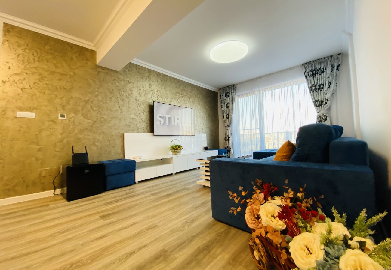 Apartment in Craiova - PlayDon - Charming Flat with Balcony & Private Parking