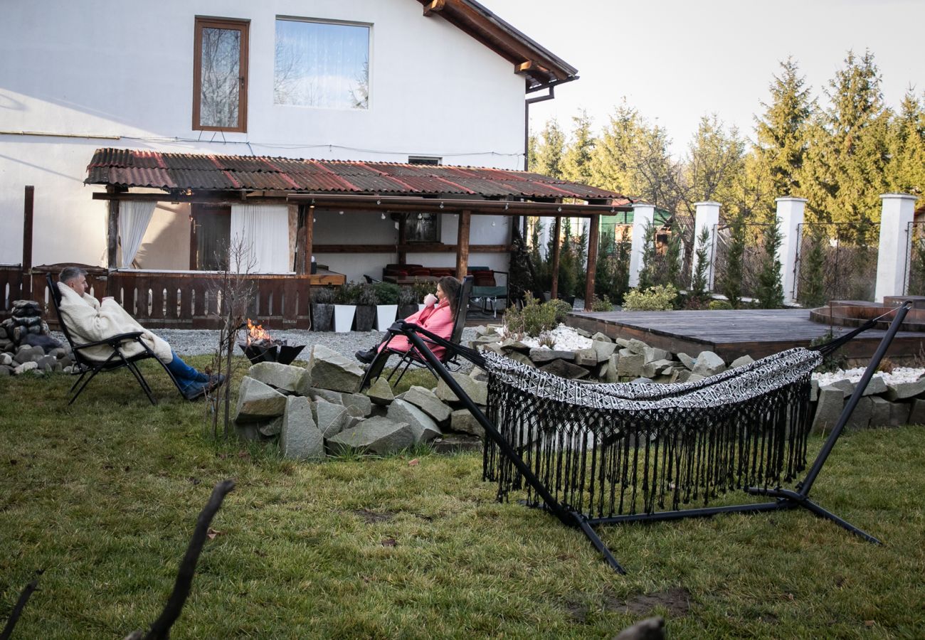Rent by room in Bistrita - Cozy Room with access Garden 