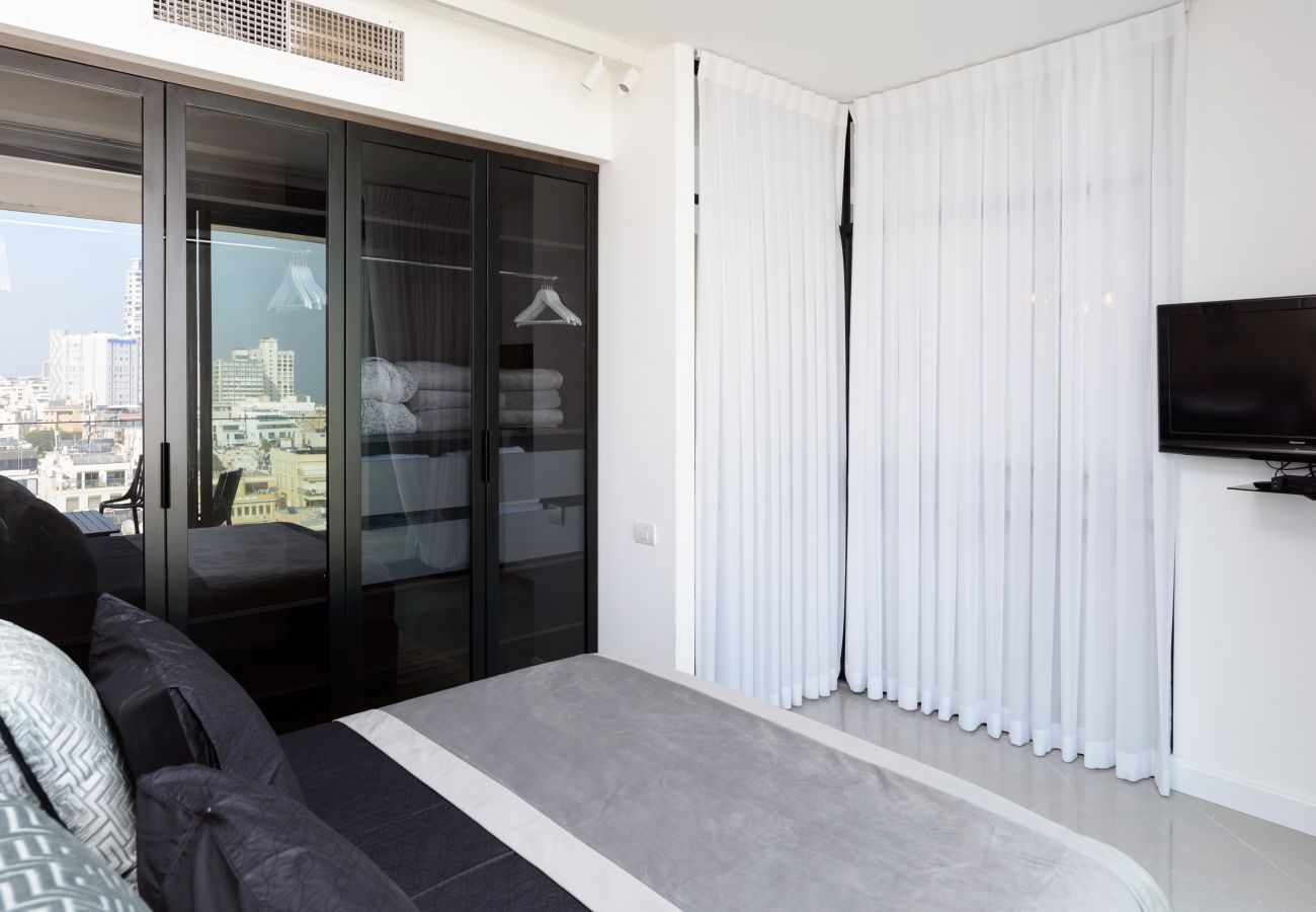 Apartment in Tel Aviv - Jaffa - SHELTER in High End 2BR with City & Sea View by FeelHome