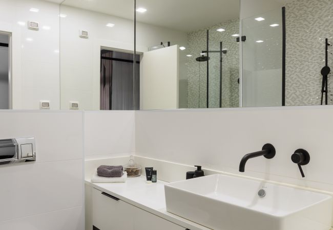 Apartment in Tel Aviv - Jaffa - MAMAD Luxury Executive 4BR with Terrace & Sea View by FeelHome Apartment in Tel Aviv - Jaffa - MAMAD Luxury Executive 4BR with Terrace & Sea View by FeelHome