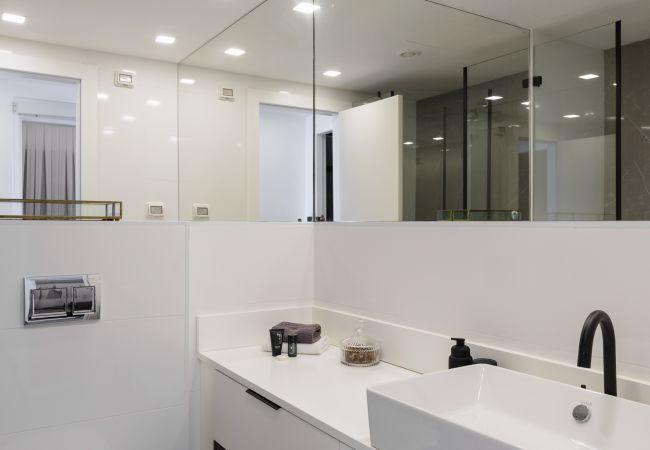 Apartment in Tel Aviv - Jaffa - MAMAD Luxury Executive 4BR with Terrace & Sea View by FeelHome Apartment in Tel Aviv - Jaffa - MAMAD Luxury Executive 4BR with Terrace & Sea View by FeelHome