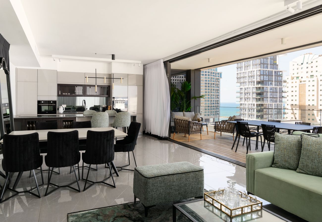 Apartment in Tel Aviv - Jaffa -  Luxury Executive 4BR with Terrace & Sea View by FeelHome