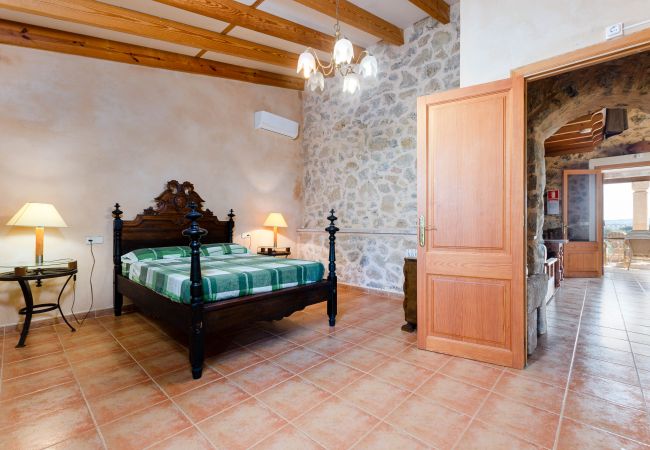 Apartment in Maria de la salut - YourHouse Deulosal, family-friendly rural house, cycling friendy