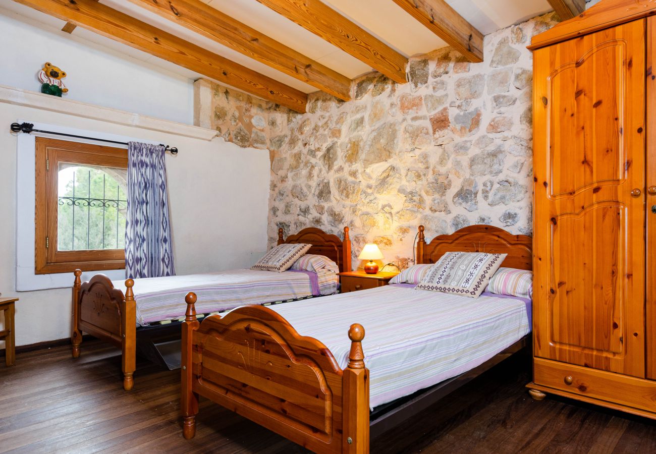 Apartment in Maria de la salut - YourHouse Deulosal, family-friendly rural house, cycling friendy