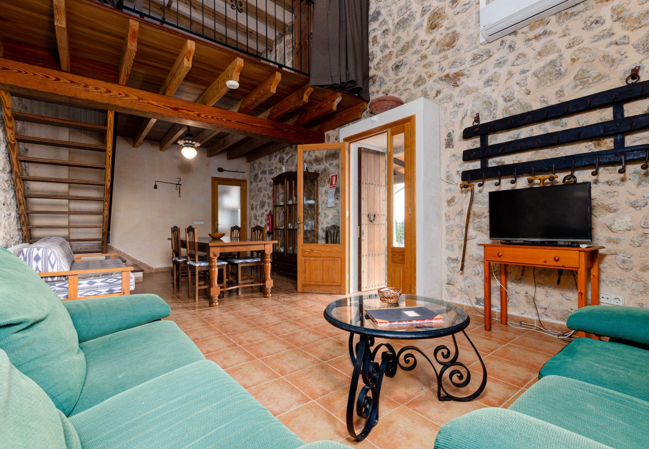 Apartment in Maria de la salut - YourHouse Deulosal, family-friendly rural house, cycling friendy