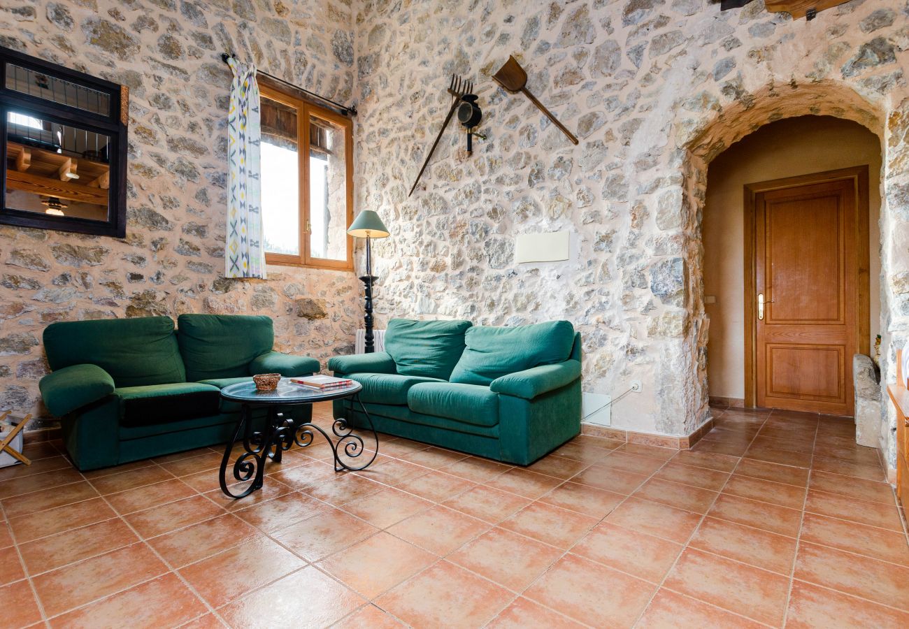 Apartment in Maria de la salut - YourHouse Deulosal, family-friendly rural house, cycling friendy