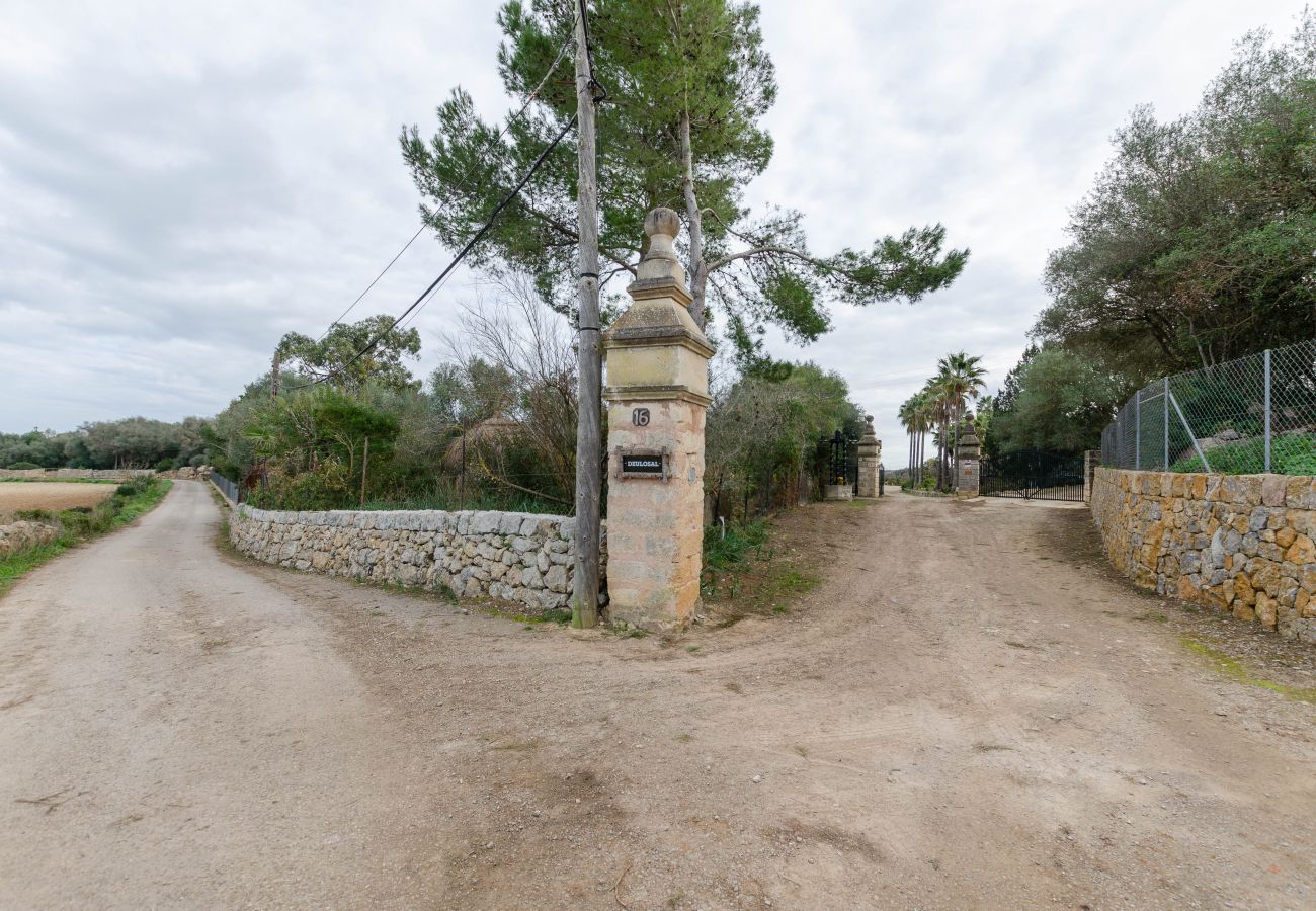 Apartment in Maria de la salut - YourHouse Deulosal, family-friendly rural house, cycling friendy