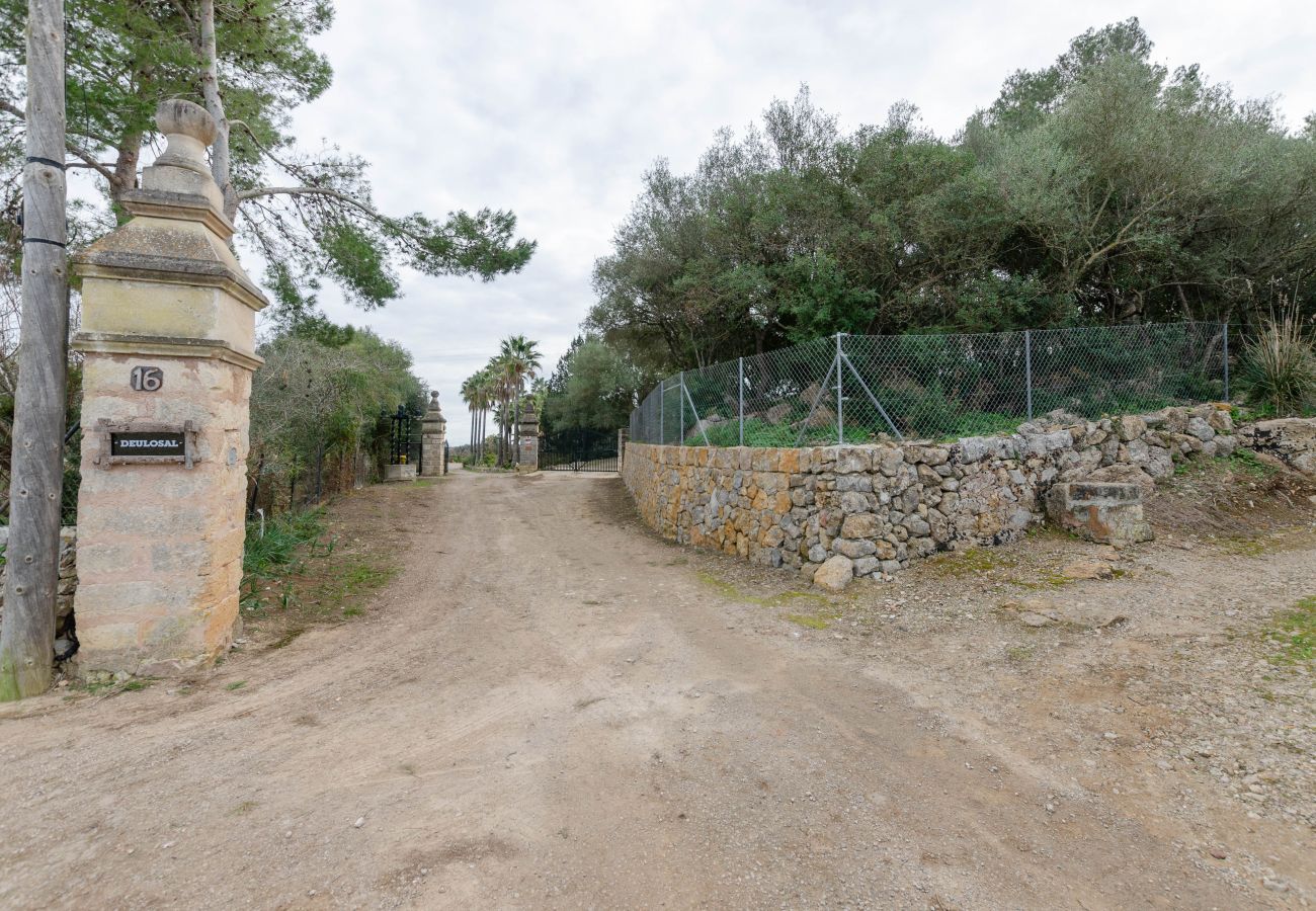 Apartment in Maria de la salut - YourHouse Deulosal, family-friendly rural house, cycling friendy