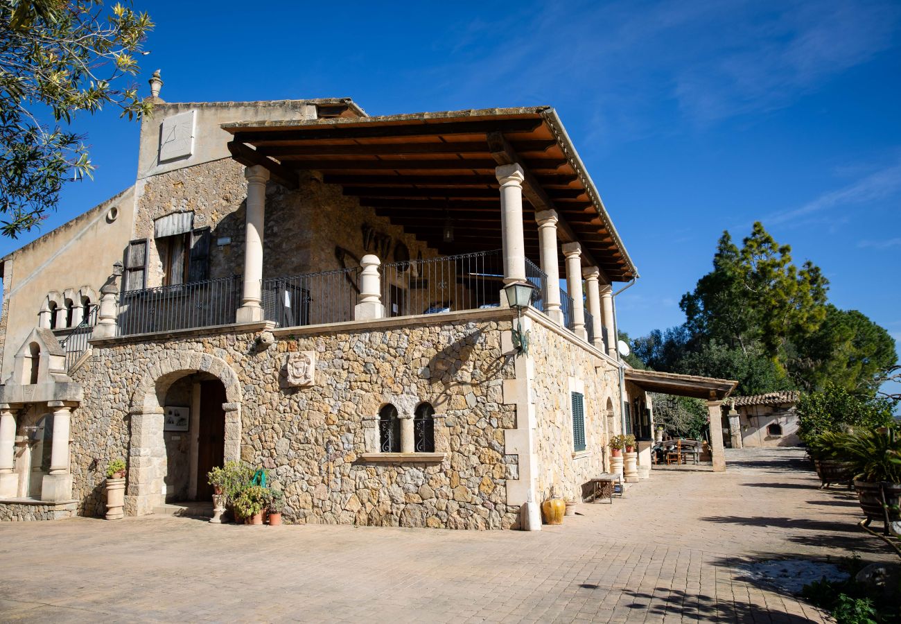 Apartment in Maria de la salut - YourHouse Deulosal, family-friendly rural house, cycling friendy