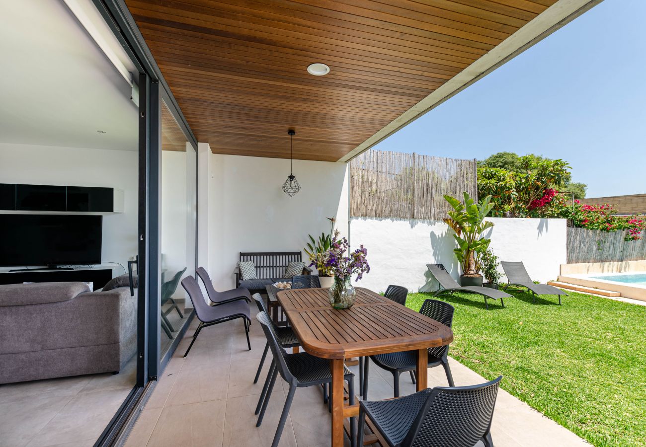 House in Llubi - YourHouse Casa Llubi, vacation house with private pool and air conditoining