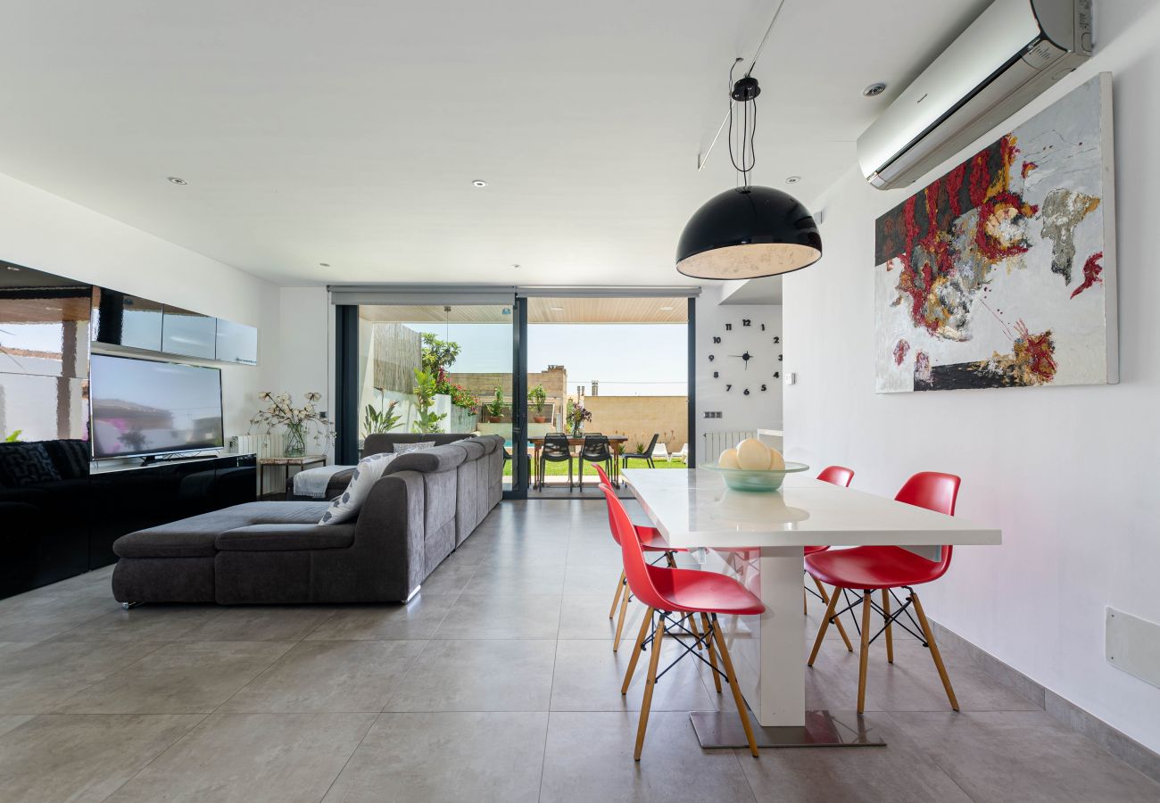 House in Llubi - YourHouse Casa Llubi, vacation house with private pool and air conditoining