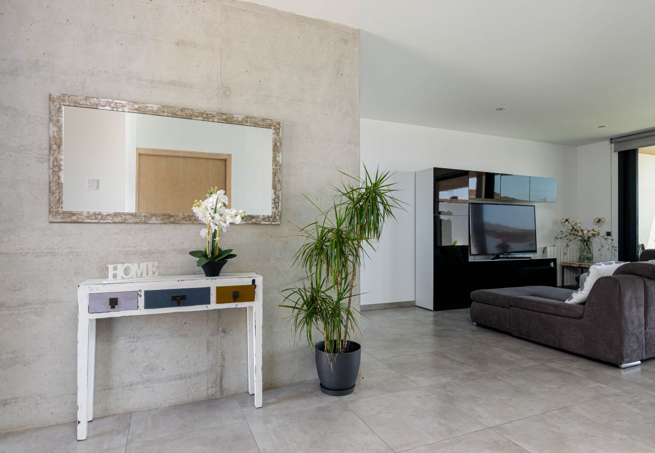 House in Llubi - YourHouse Casa Llubi, vacation house with private pool and air conditoining