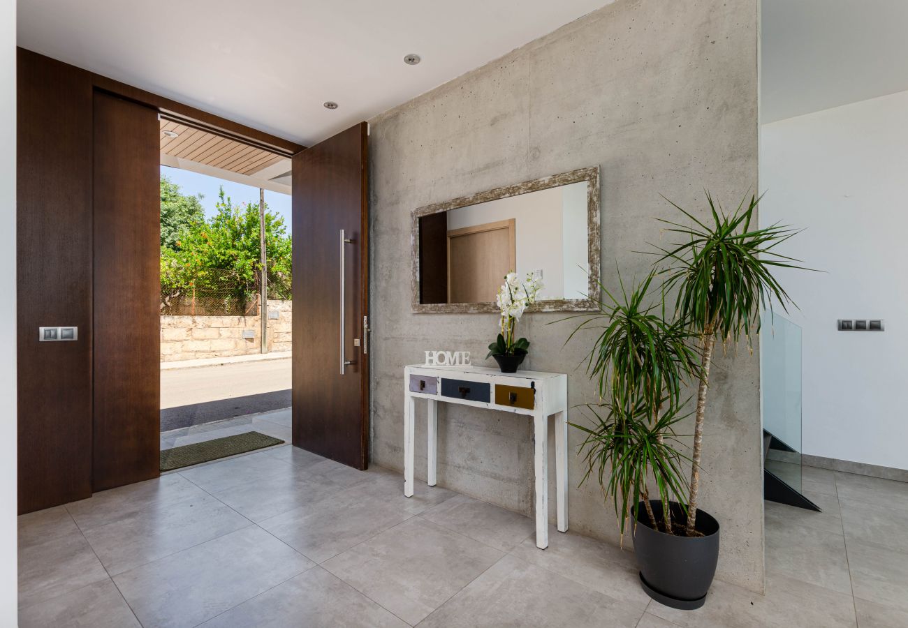 House in Llubi - YourHouse Casa Llubi, vacation house with private pool and air conditoining