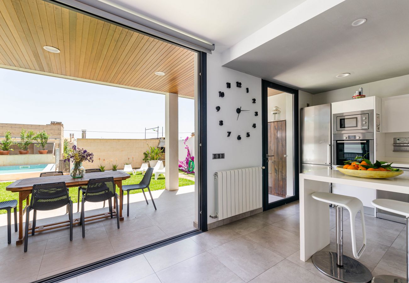 House in Llubi - YourHouse Casa Llubi, vacation house with private pool and air conditoining