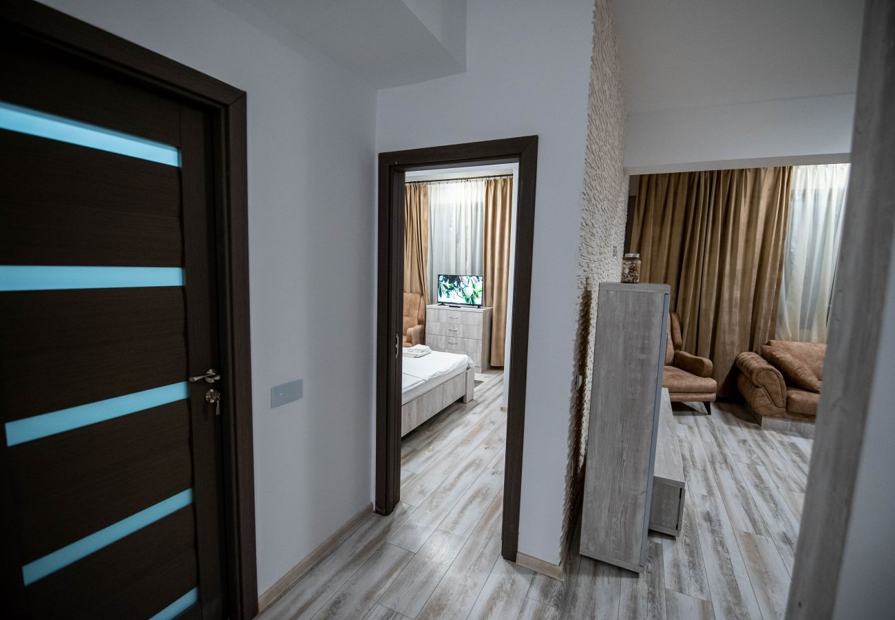 Apartment in Mamaia Nord - Charming flat by the sea