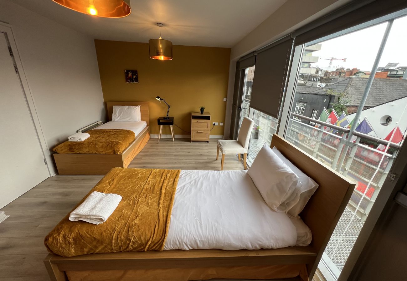 Apartment in Dublin - Splendid Temple Bar Apartment Sleeps 6 