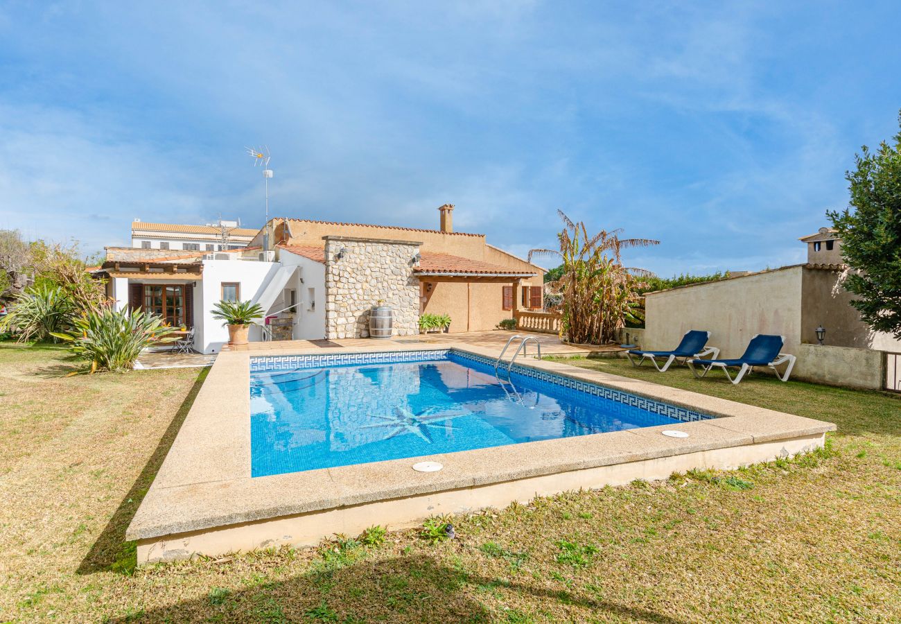 Villa in Arta - Family-friendly villa in Arta with pool and barbecue, YourHouse Can Gonzalez