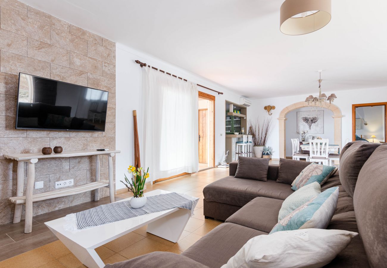 Villa in Arta - Family-friendly villa in Arta with pool and barbecue, YourHouse Can Gonzalez