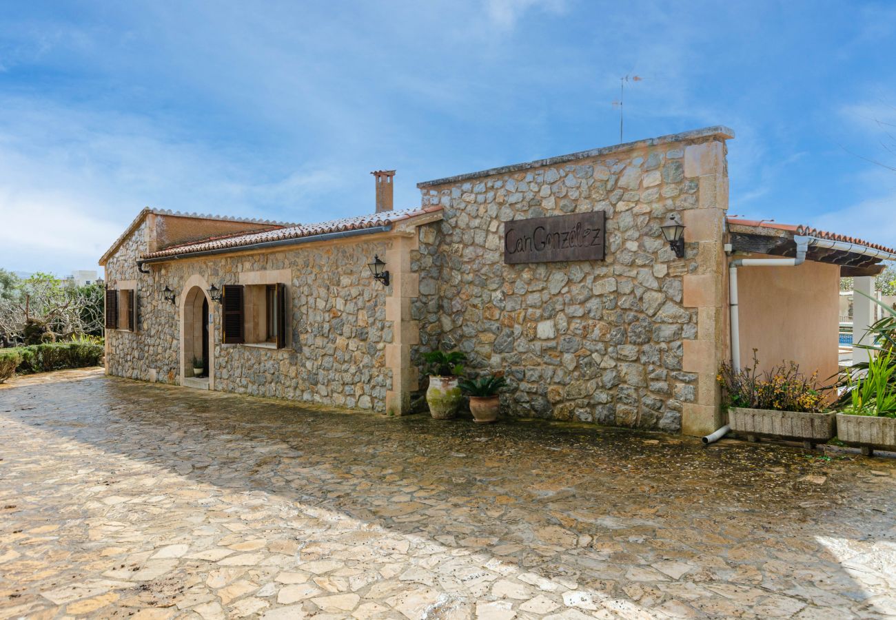 Villa in Arta - Family-friendly villa in Arta with pool and barbecue, YourHouse Can Gonzalez
