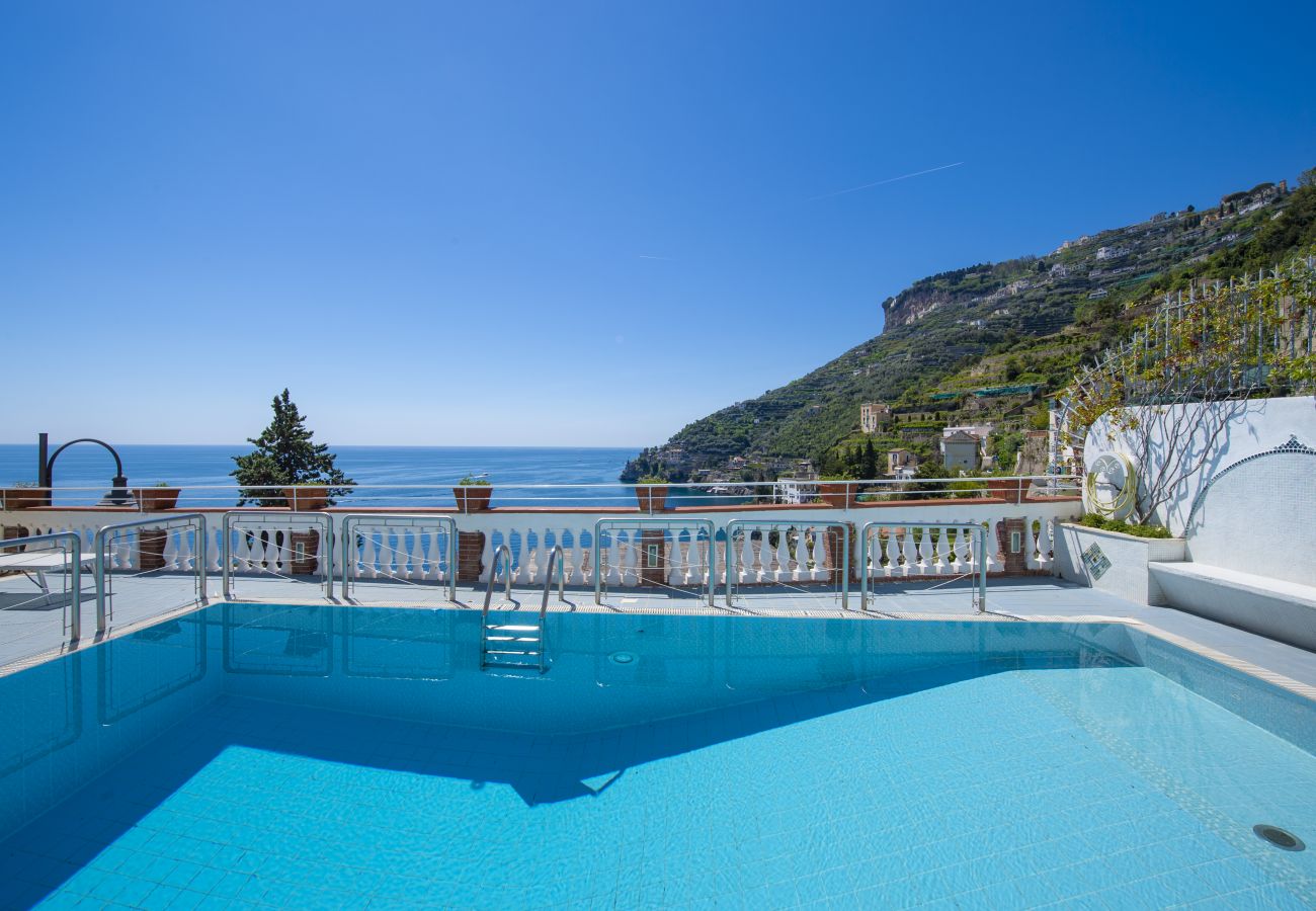 Villa in Ravello - Villa Arte - Luxurious Villa for Large Groups with Private Pool