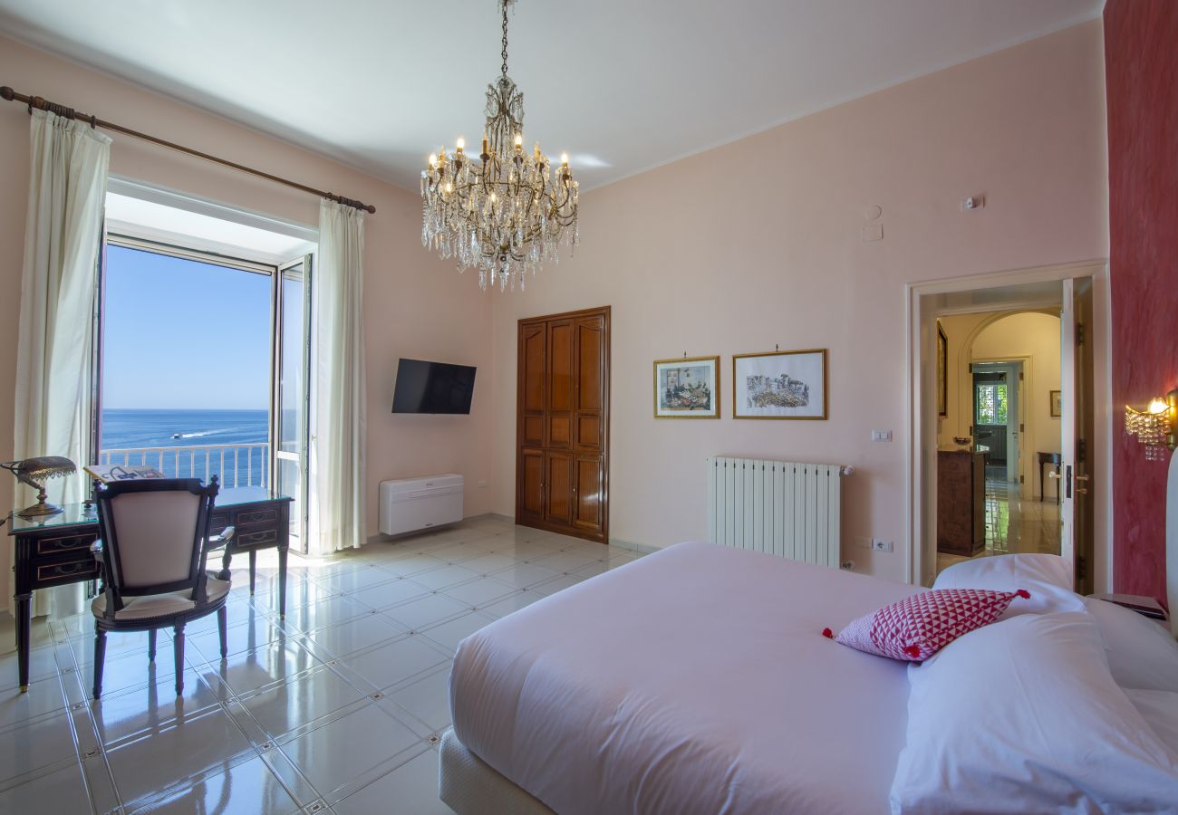 Villa in Ravello - Villa Arte - Luxurious Villa for Large Groups with Private Pool