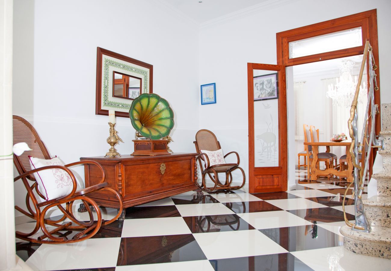 Villa in Sa Pobla - YourHouse Can Peret, stylish holiday house with pool for 8 guests