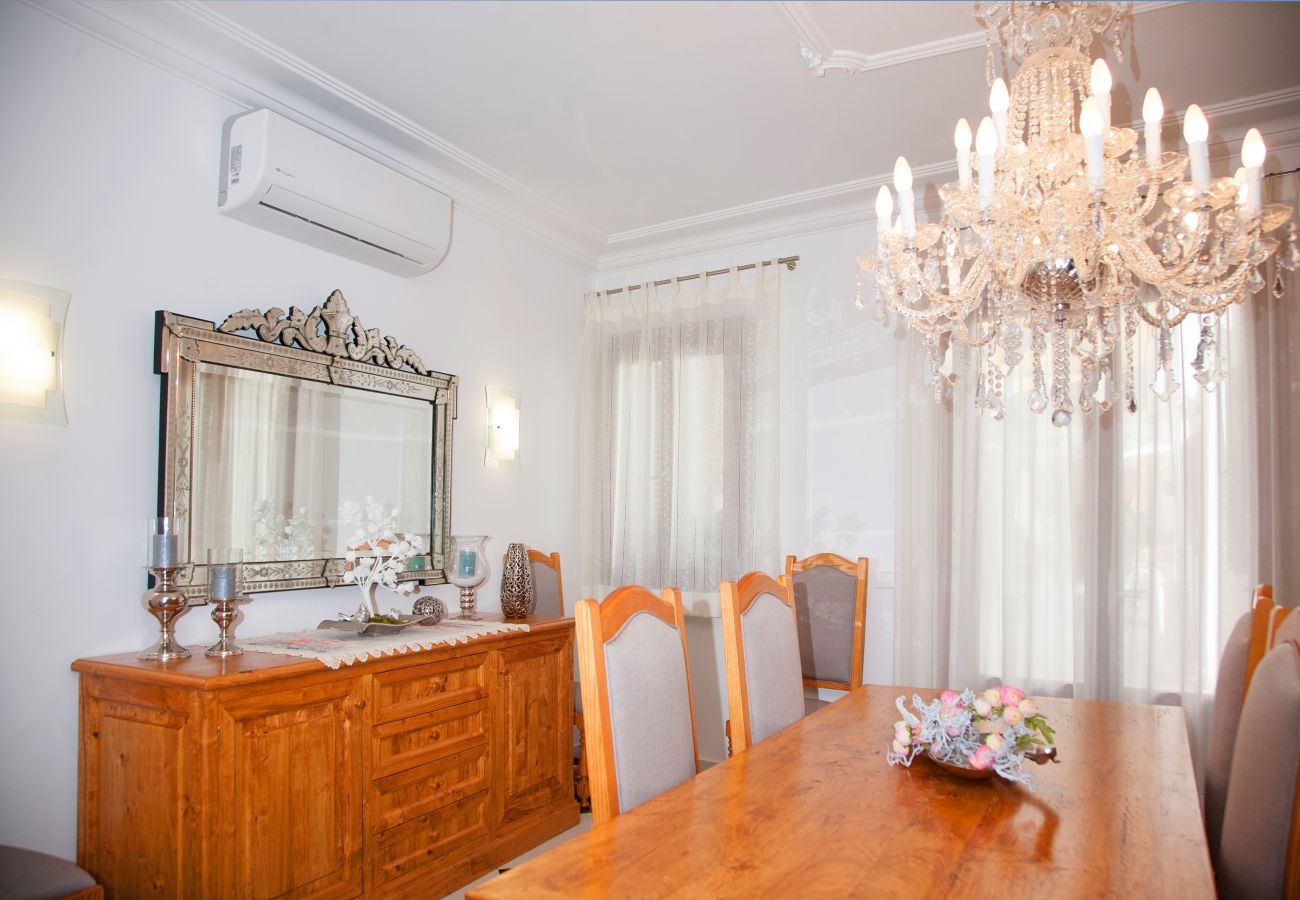 Villa in Sa Pobla - YourHouse Can Peret, stylish holiday house with pool for 8 guests