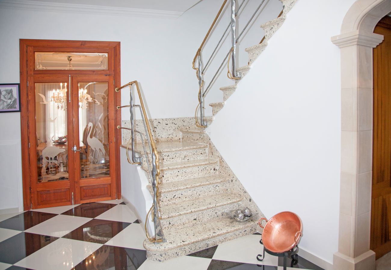 Villa in Sa Pobla - YourHouse Can Peret, stylish holiday house with pool for 8 guests