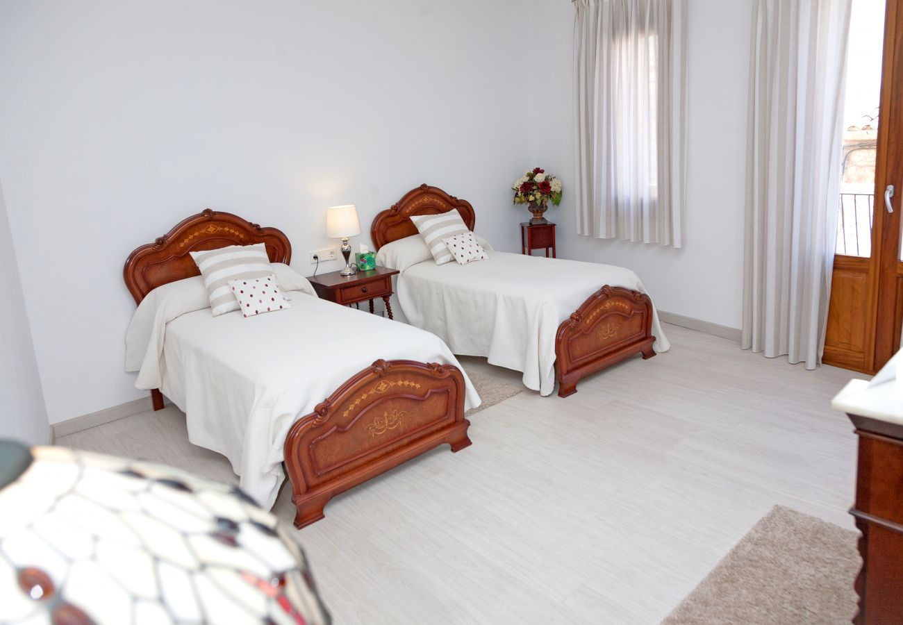 Villa in Sa Pobla - YourHouse Can Peret, stylish holiday house with pool for 8 guests