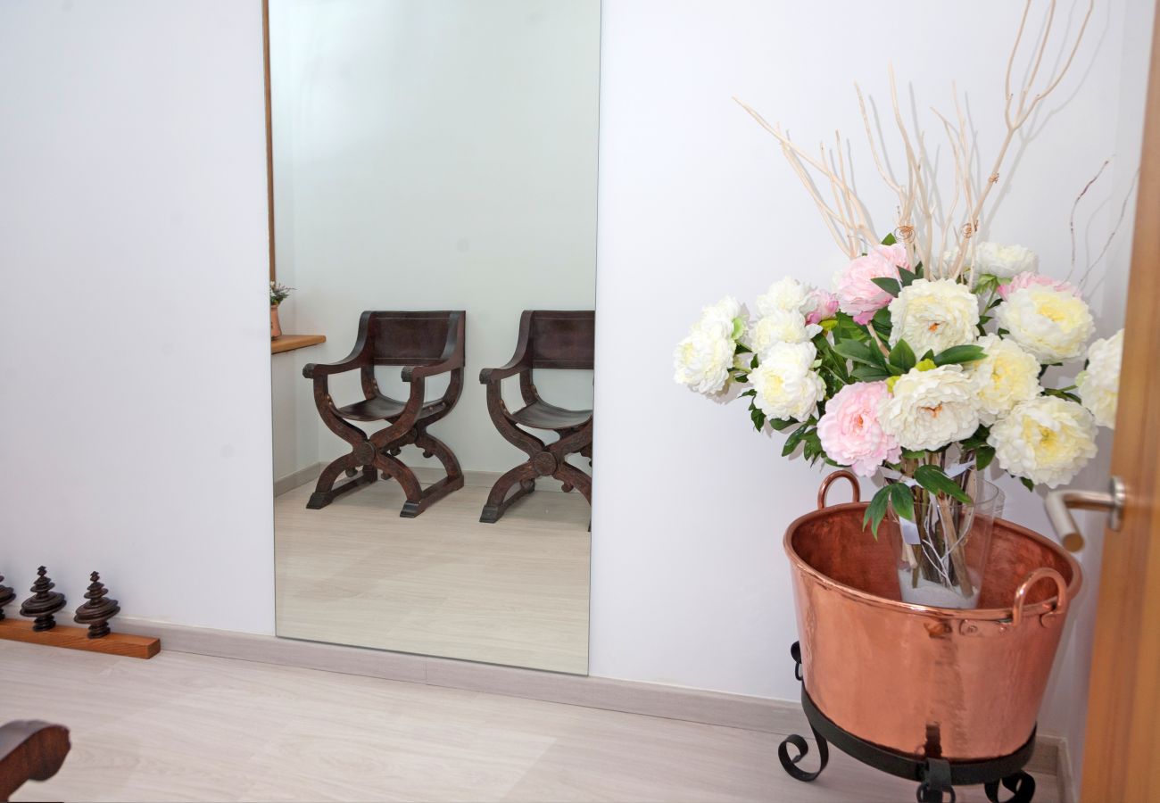 Villa in Sa Pobla - YourHouse Can Peret, stylish holiday house with pool for 8 guests