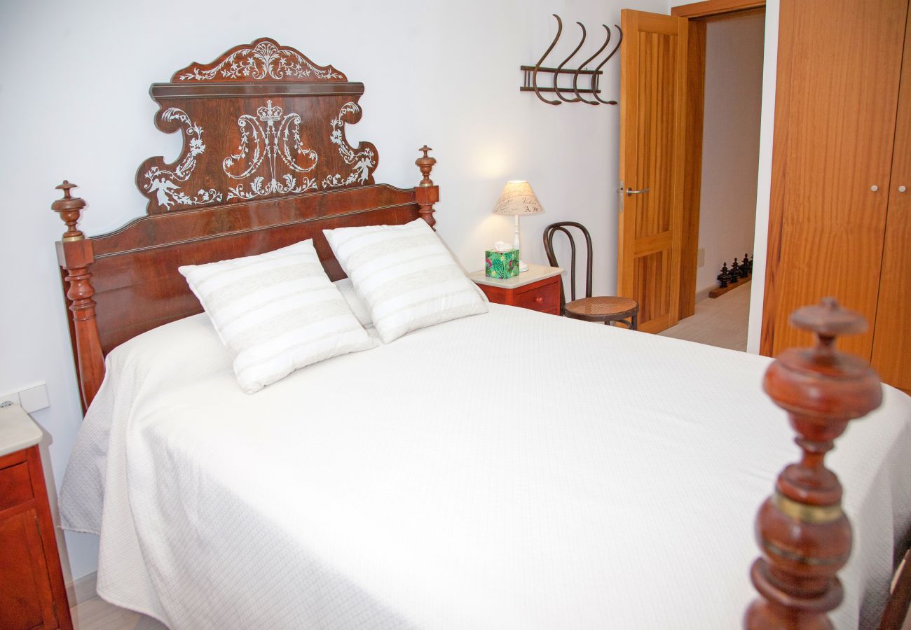 Villa in Sa Pobla - YourHouse Can Peret, stylish holiday house with pool for 8 guests