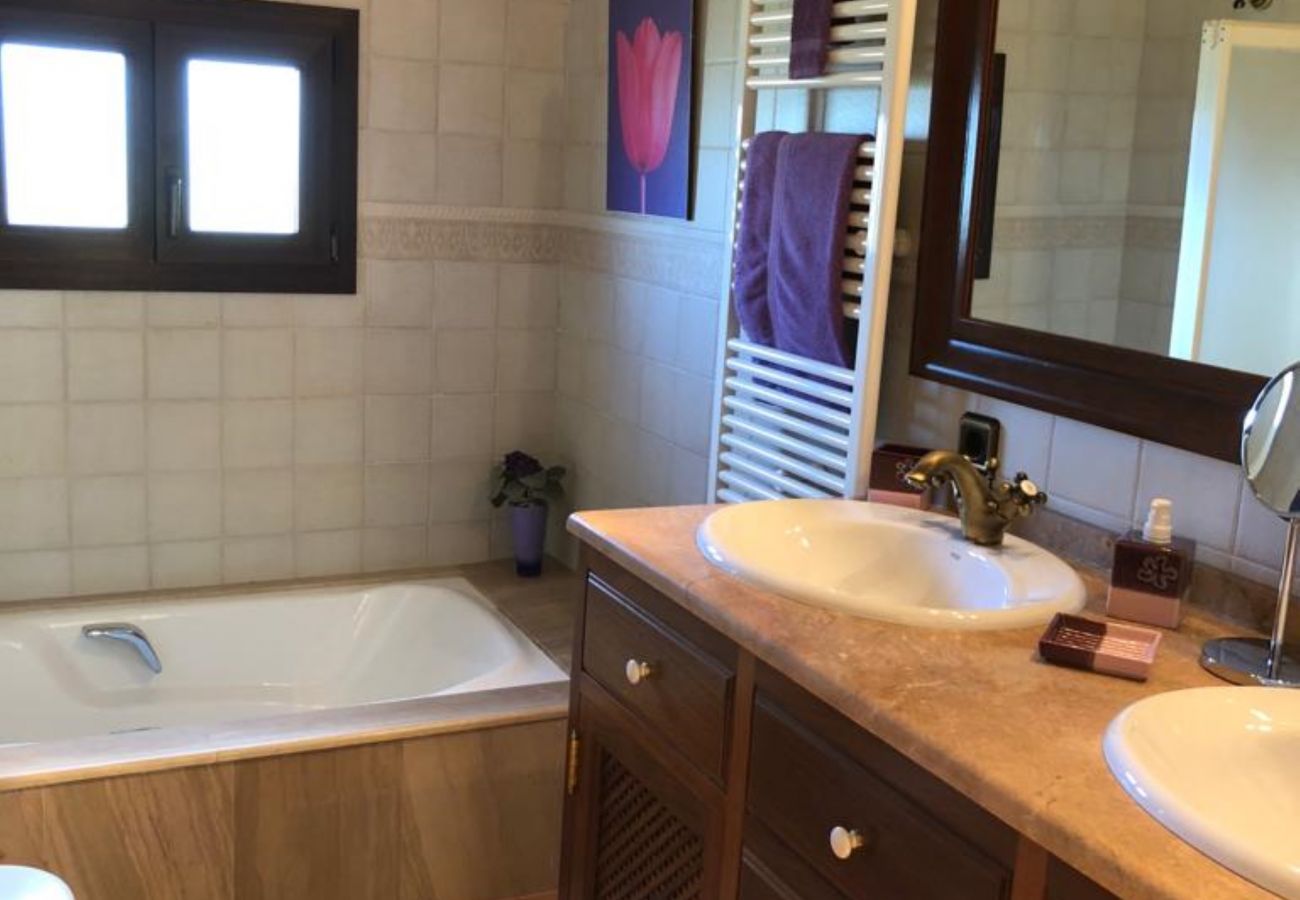 Villa in Arta - YourHouse Voltor Negre, family friendly holiday house with private pool and garden near Artà