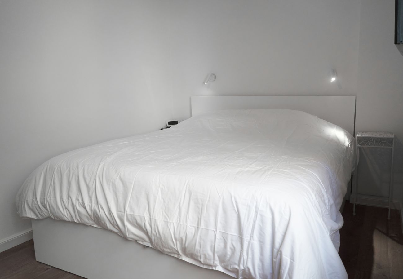 Apartment in Tel Aviv - Jaffa - Refined Gordon Apartment with balcony by FeelHome