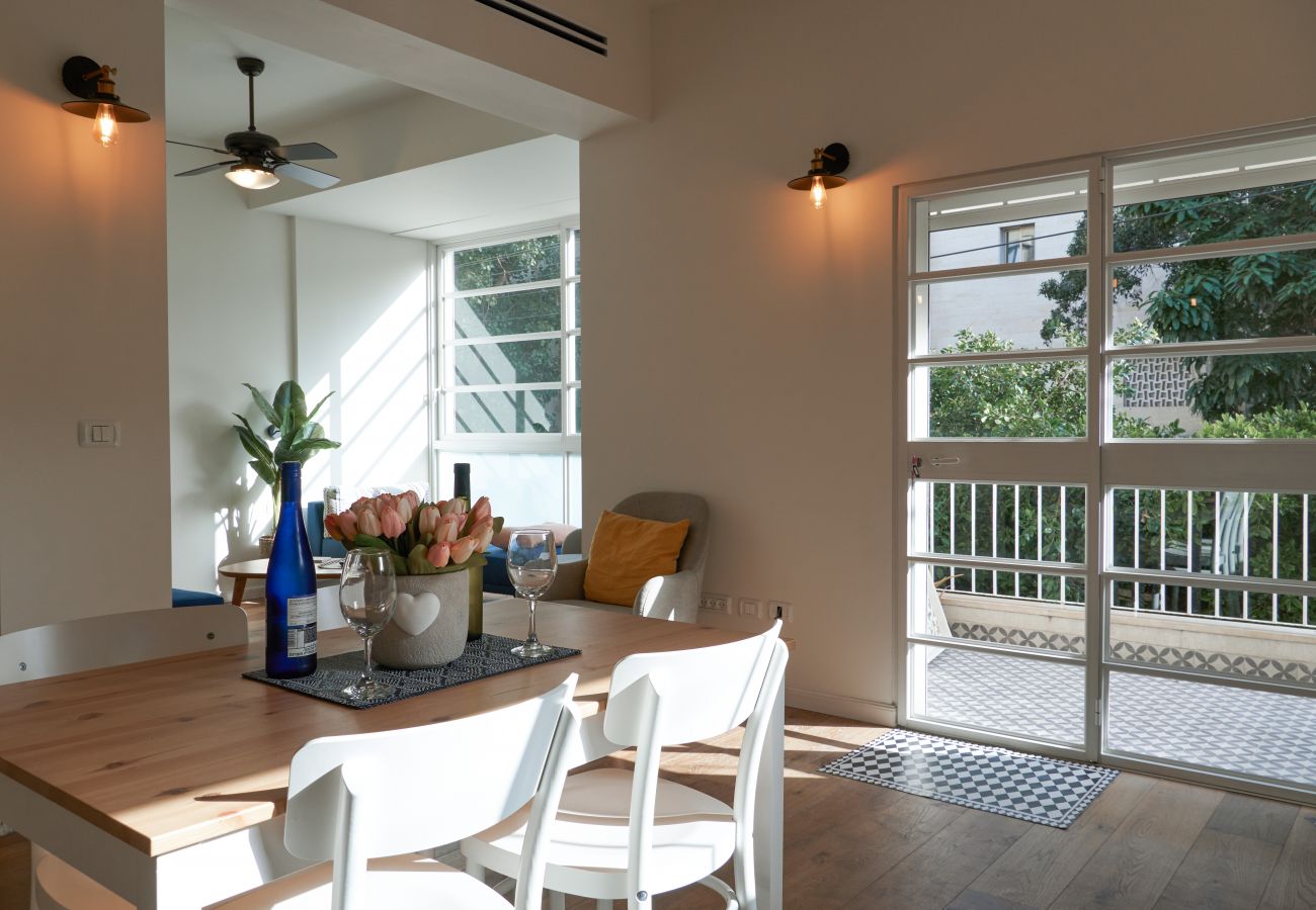 Apartment in Tel Aviv - Jaffa - Refined Gordon Apartment with balcony by FeelHome