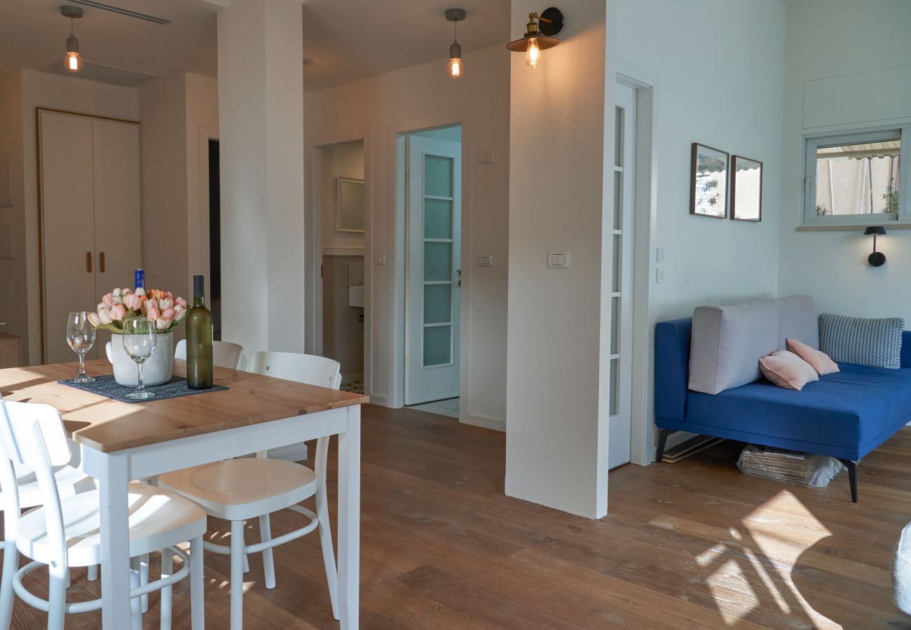 Apartment in Tel Aviv - Jaffa - Refined Gordon Apartment with balcony by FeelHome