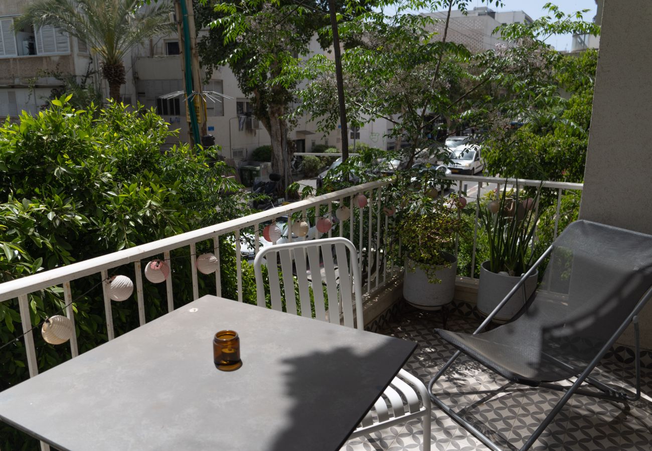 Apartment in Tel Aviv - Jaffa - Lovely and Refined Gordon apartment with balcony 