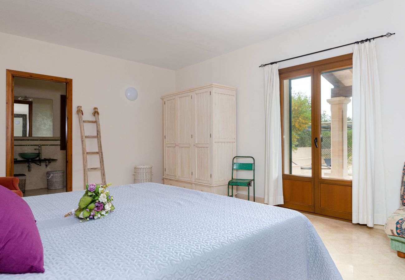 Villa in Santanyi - YourHouse Na Clavet, finca with natural pool near Cala D'Or