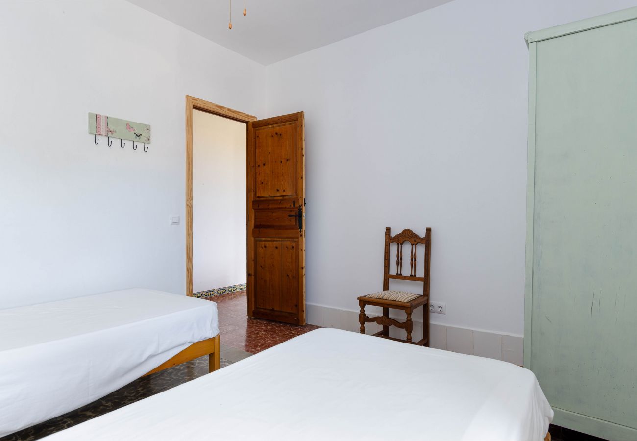 Farm stay in Campos - YourHouse Son Sala farm stay, apartment with shared pool