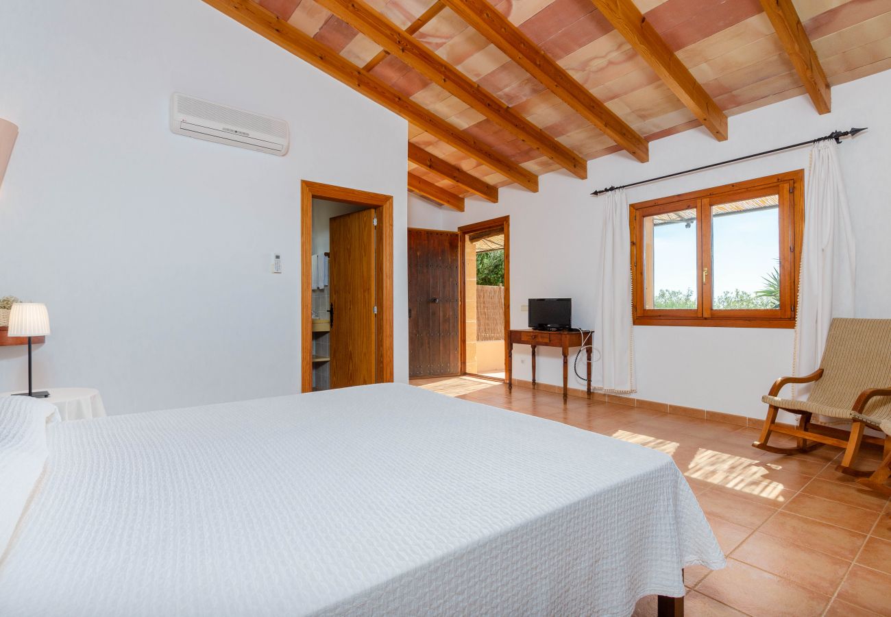 Farm stay in Campos - YourHouse Son Sala Galliner Agroturismo with pool and garden