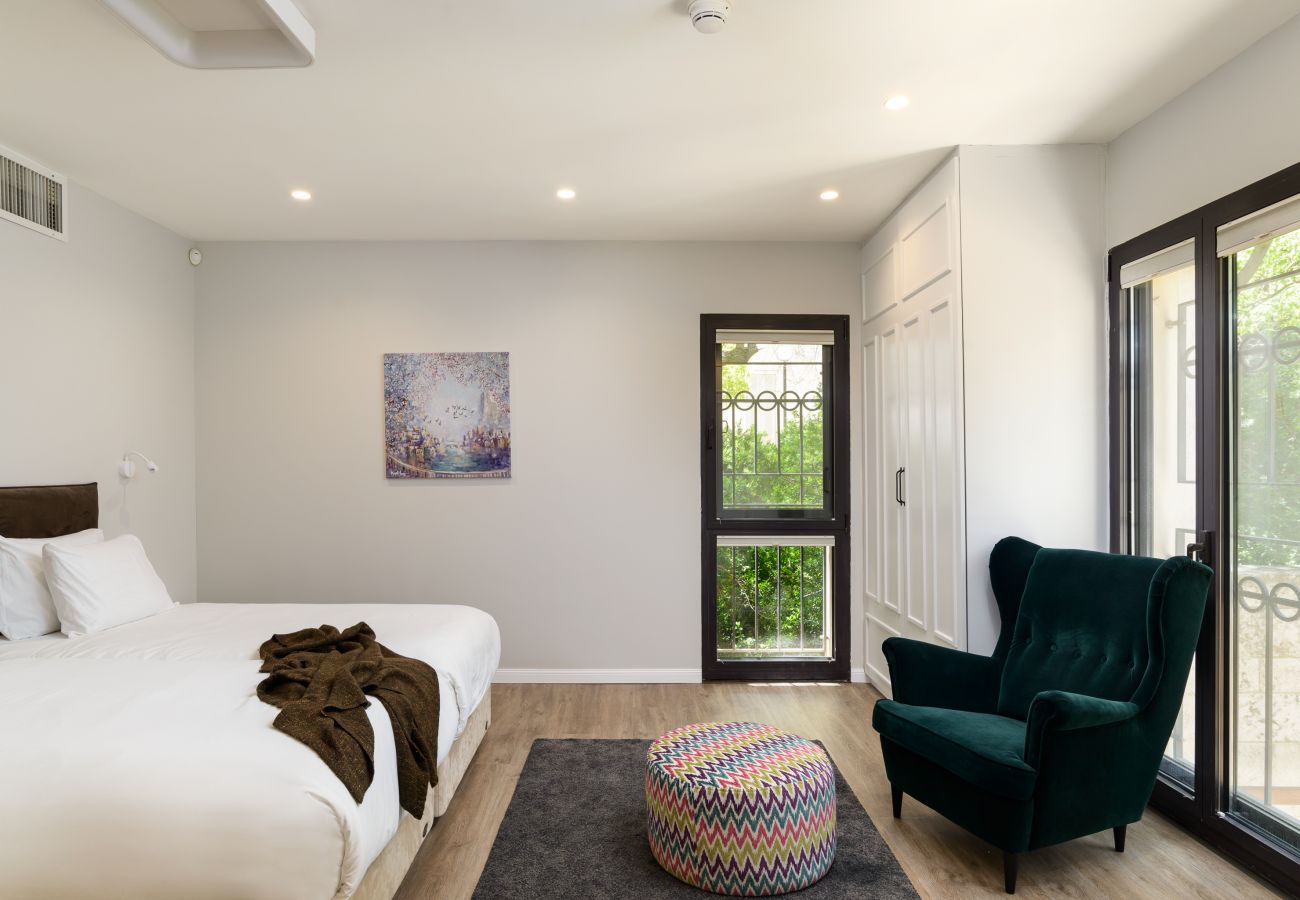 Apartment in Jerusalem - Family Apt & Garden in David's Village by FeelHome 