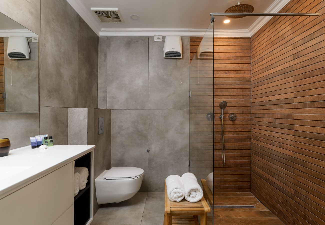 Apartment in Jerusalem - Family Apt & Garden in David's Village by FeelHome 