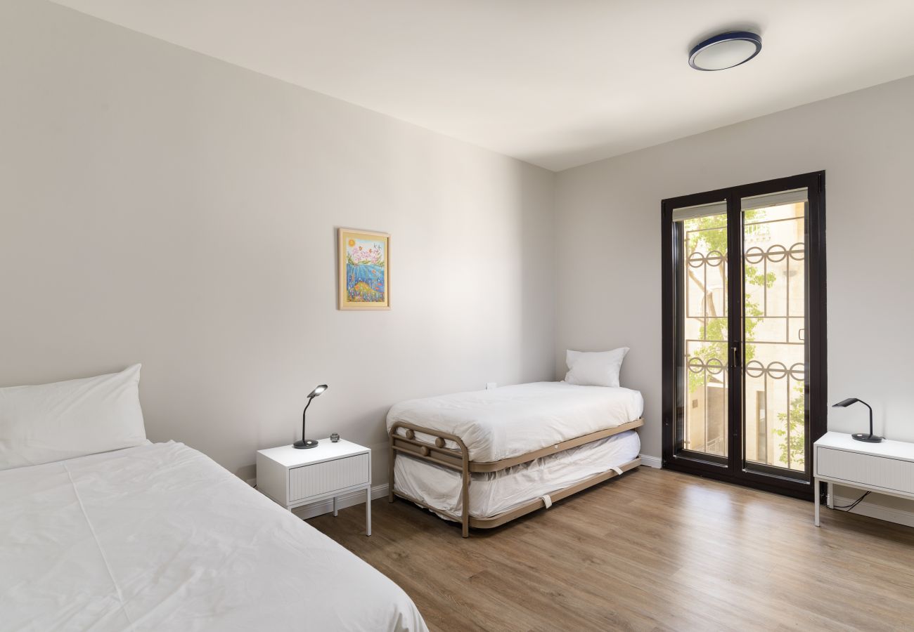 Apartment in Jerusalem - Family Apt & Garden in David's Village by FeelHome 