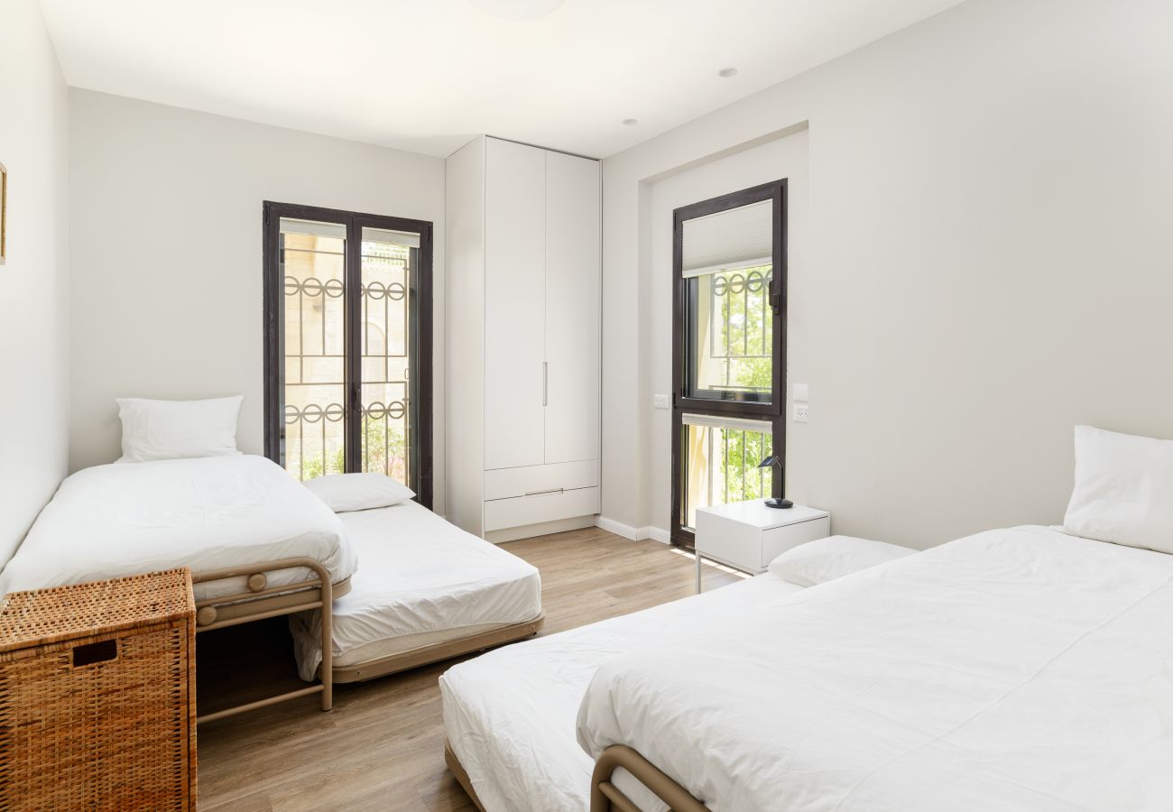 Apartment in Jerusalem - Family Apt & Garden in David's Village by FeelHome 