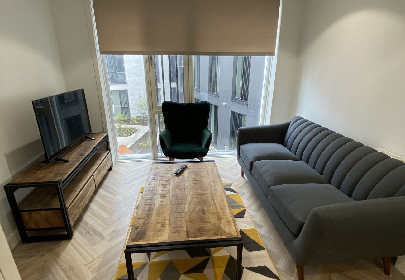 Aparthotel in Galway City - Eyre Sq 4 Bedroom  / 7 person Wheelchair accessible